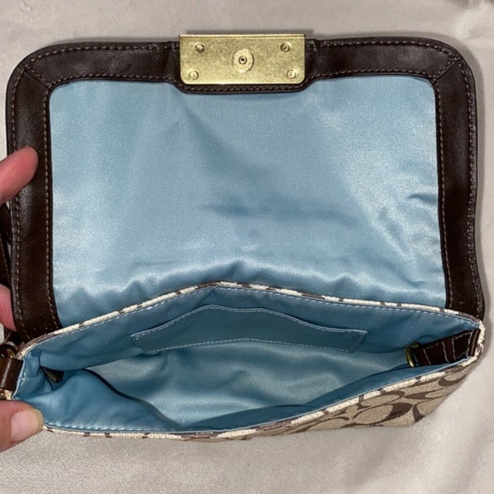 NWT NEW COACH KRISTEN Signature Logo Brown Wristlet Clutch Bag 45094 - Picture 3 of 3